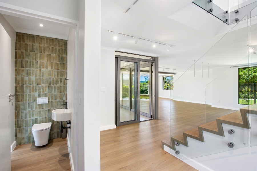 4 Bedroom Property for Sale in Leisure Isle Western Cape